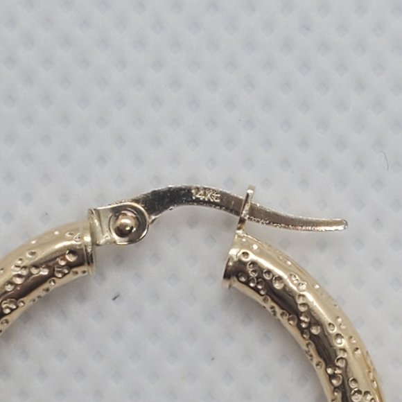 14 KT Gold Design Hoop Earrings - Picture 3 of 5